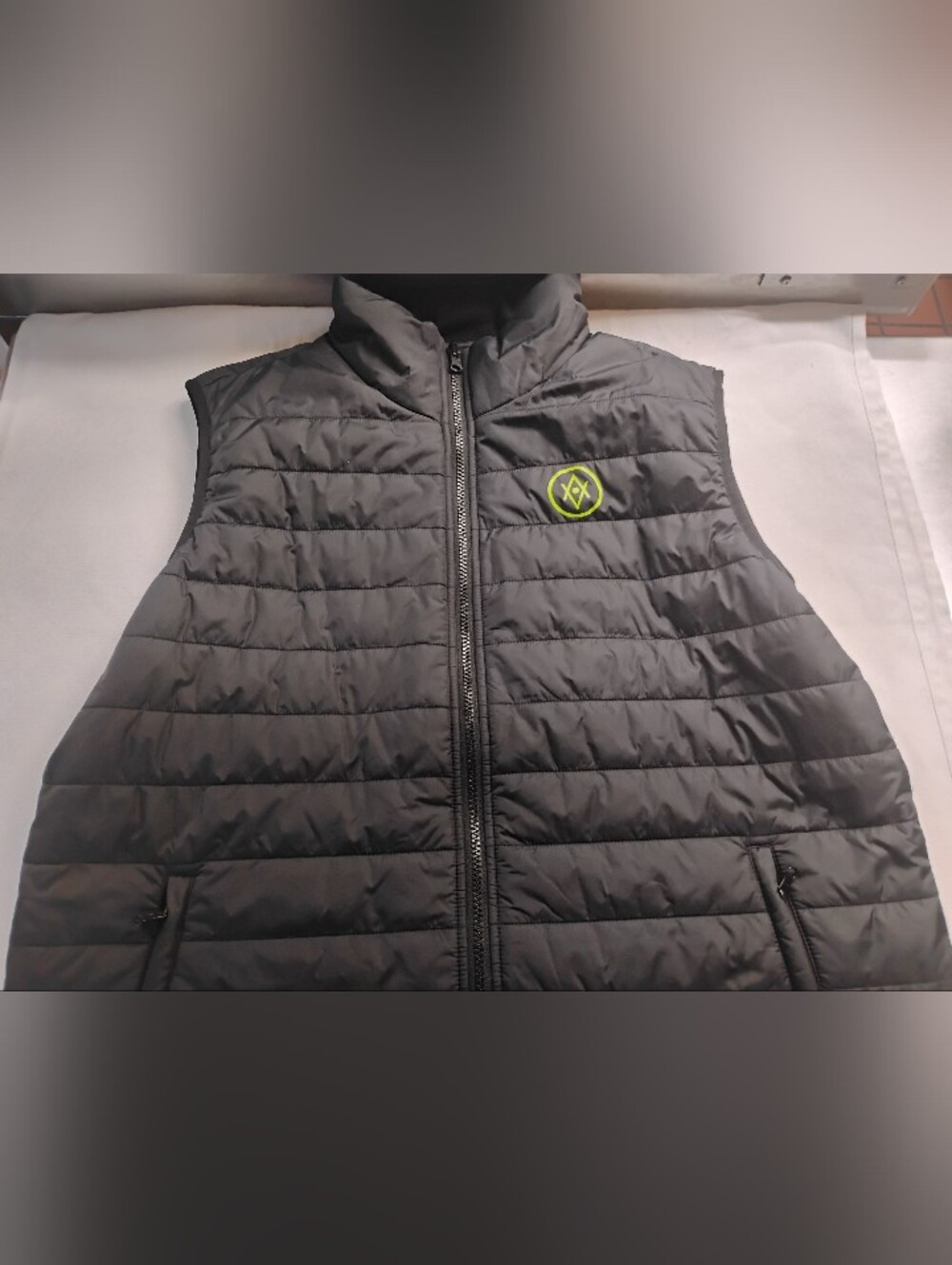 Atlas Ocean Voyages Men's Puffer Vest Black Size L Used Expedition Cruise Wear